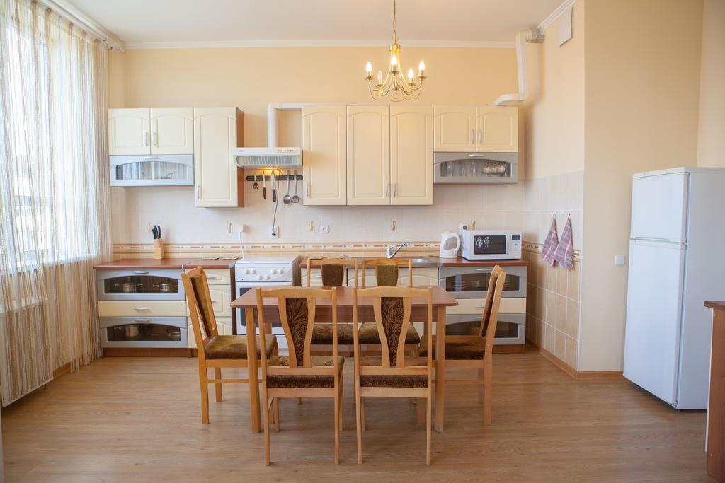 Apartment In 2 Min From Poznyaky Metro Station كييف المظهر الخارجي الصورة