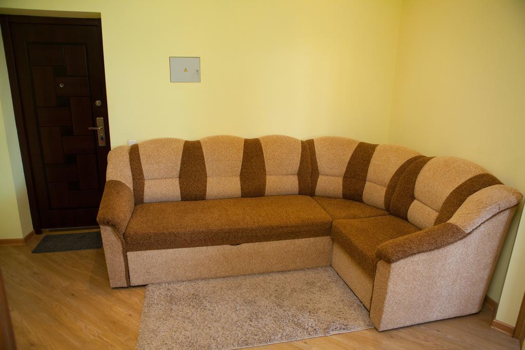 Apartment In 2 Min From Poznyaky Metro Station كييف المظهر الخارجي الصورة