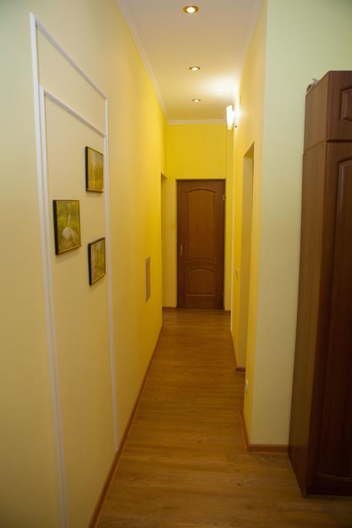Apartment In 2 Min From Poznyaky Metro Station كييف المظهر الخارجي الصورة