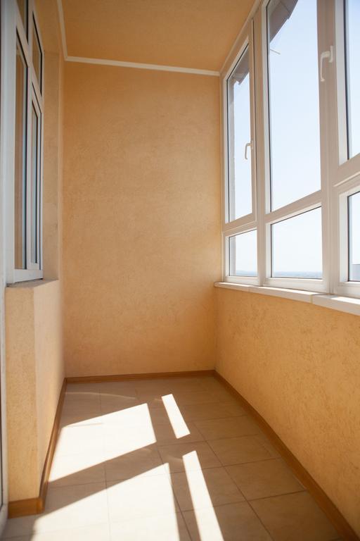 Apartment In 2 Min From Poznyaky Metro Station كييف المظهر الخارجي الصورة